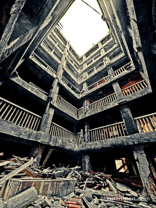 Illustration for article titled The abandoned man-made island shaped like a battleship